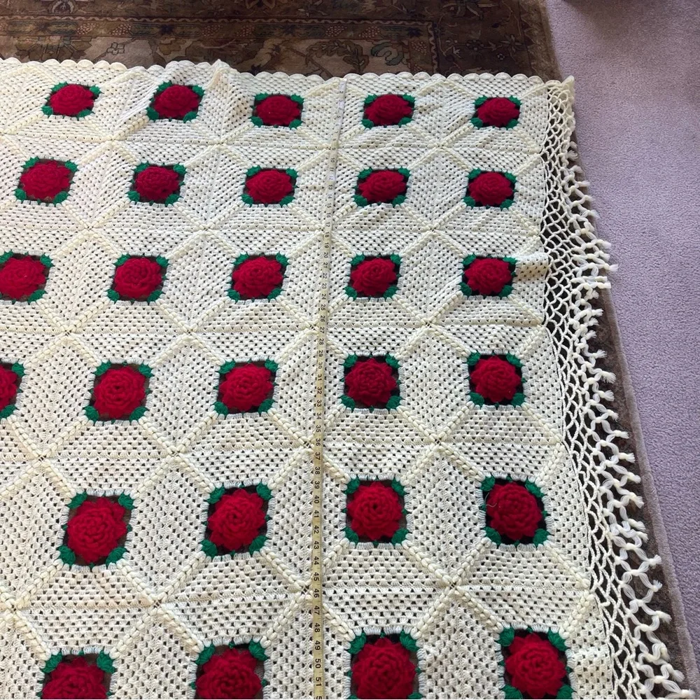 Vintage Hand Crochet Red Roses Bedspread Coverlet
